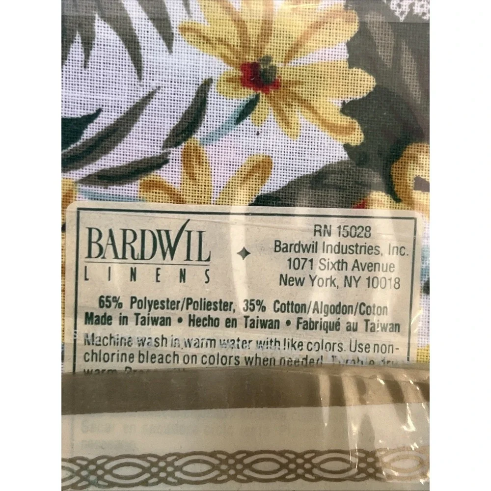 Bardwil Linens Polyester And Cotton Tablecloth Apple Country Round 60